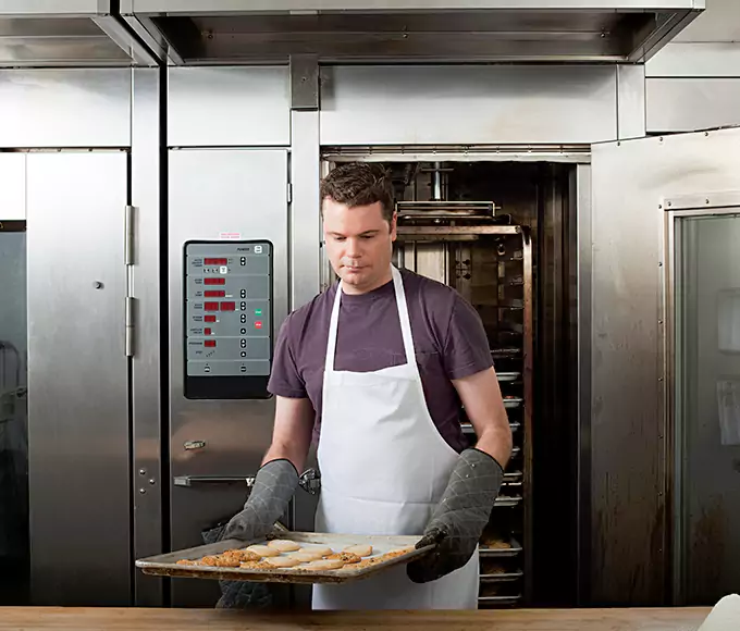 Why Somerville, MA Kitchens Trust Somerville Appliance Pro for Commercial Oven Repair?